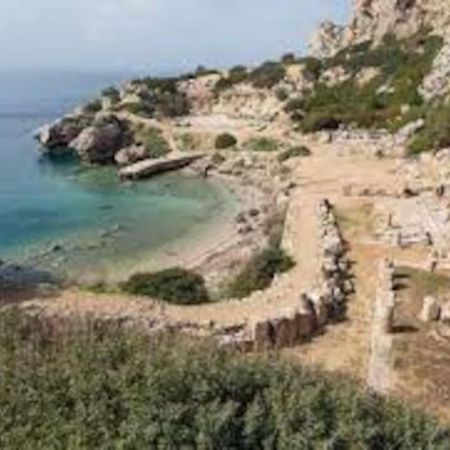 House By The Sea At Skaloma, Loutraki Lago Vouliagmenis Exterior foto