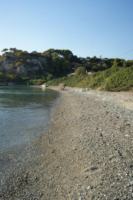 House By The Sea At Skaloma, Loutraki Lago Vouliagmenis Exterior foto